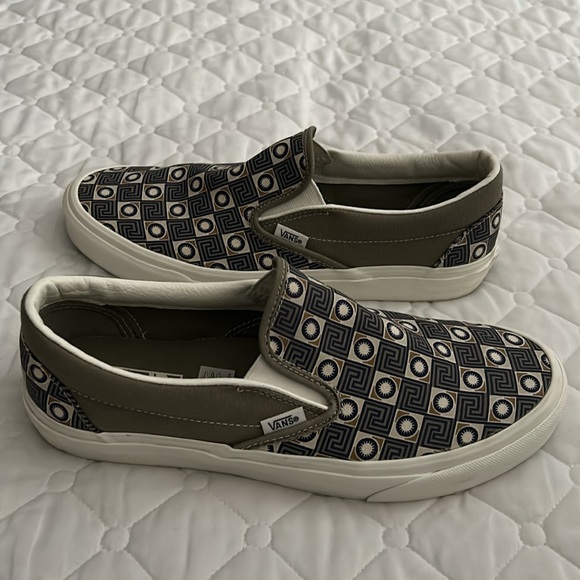 Vans Slip On’s - Picture 3 of 4